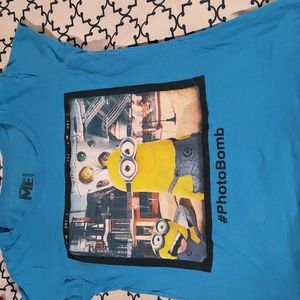 Women's medium minions shirt